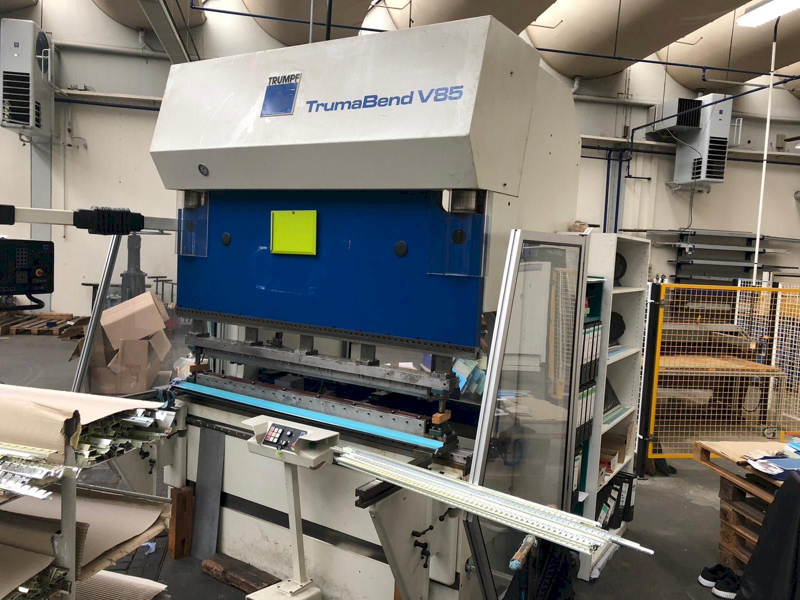 Prikaz  stroja Trumpf TrumaBend V85  sprijeda