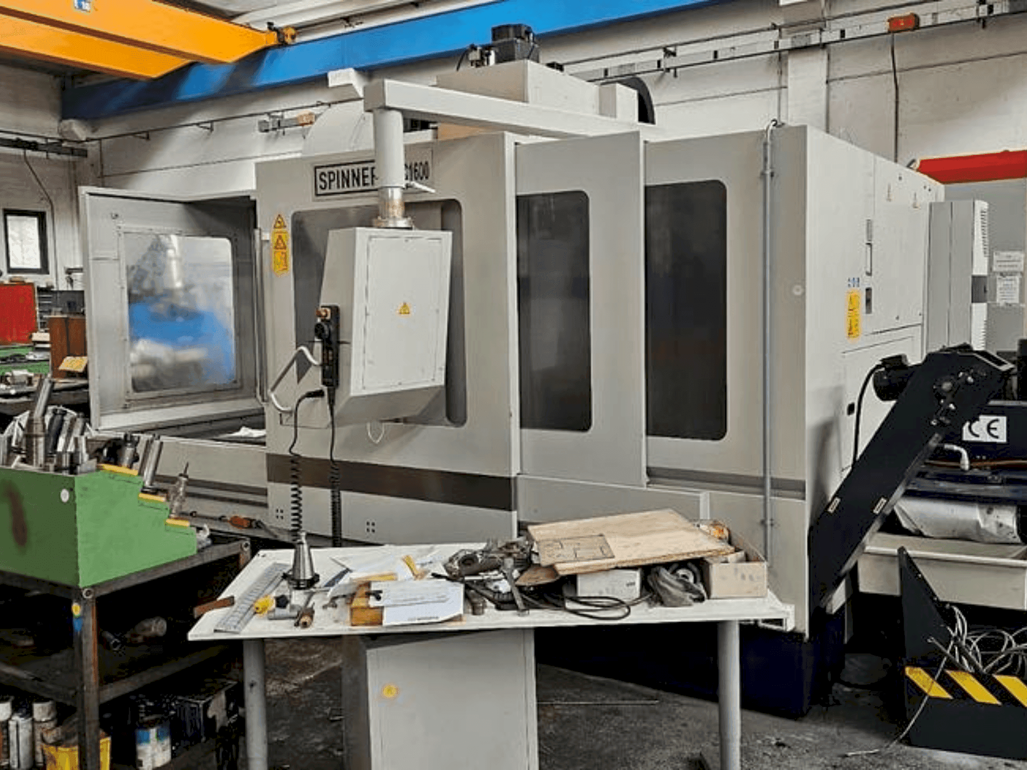 Prikaz stroja SPINNER MVC 1600-N sprijeda