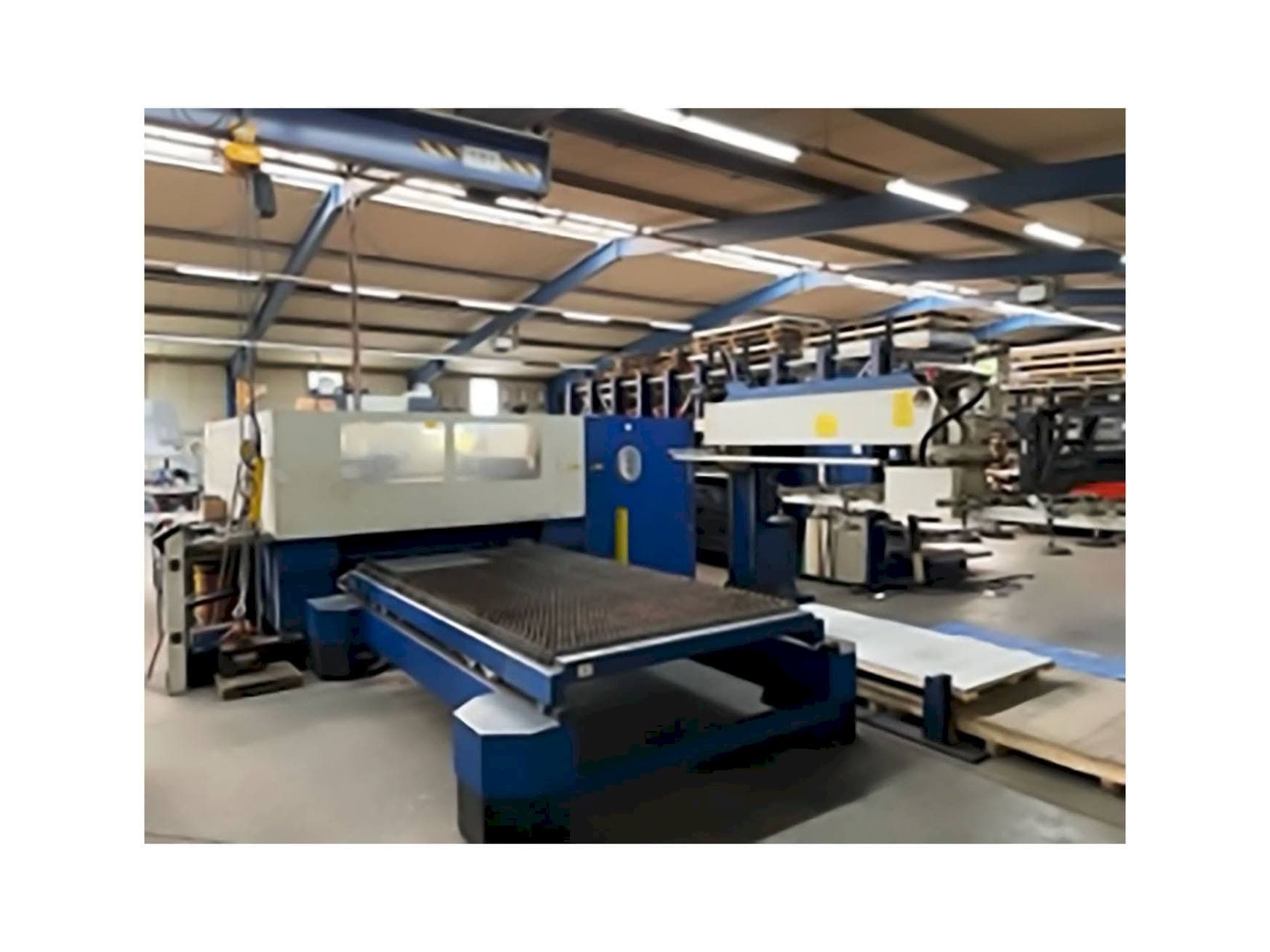 Prikaz stroja Trumpf Trumatic L 3030 sprijeda