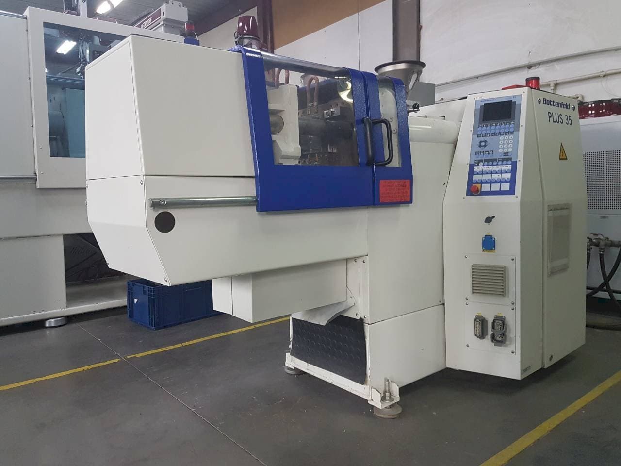 Prikaz stroja Battenfeld PLUS 35/75 sprijeda