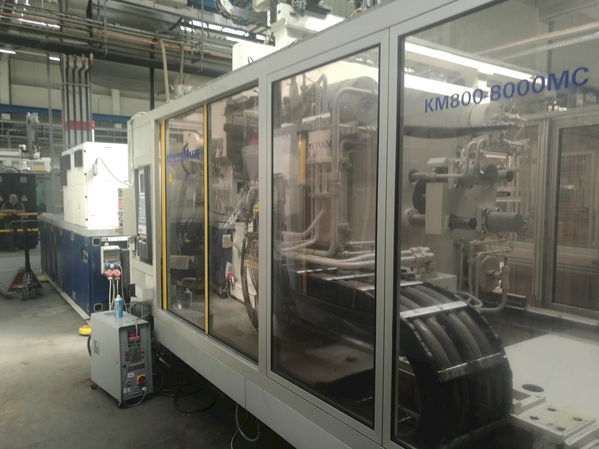 Prikaz stroja Krauss Maffei 800-8000 MC sprijeda