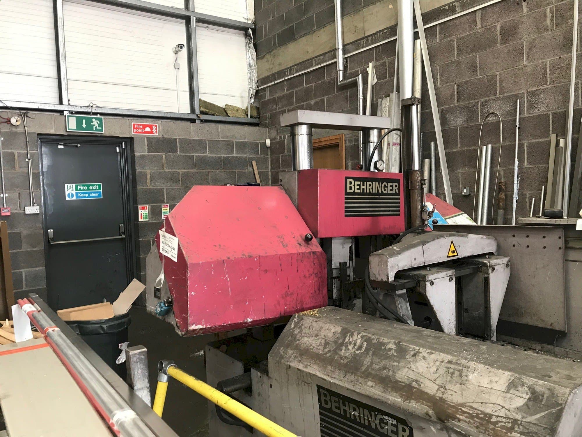 Prikaz stroja Behringer HBP303A sprijeda