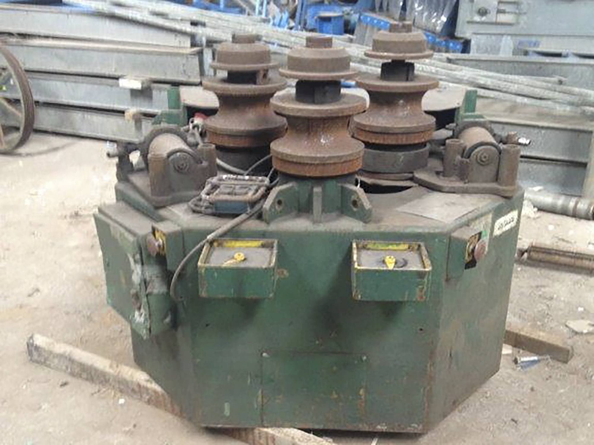 Prikaz stroja ROUNDO R-5 sprijeda