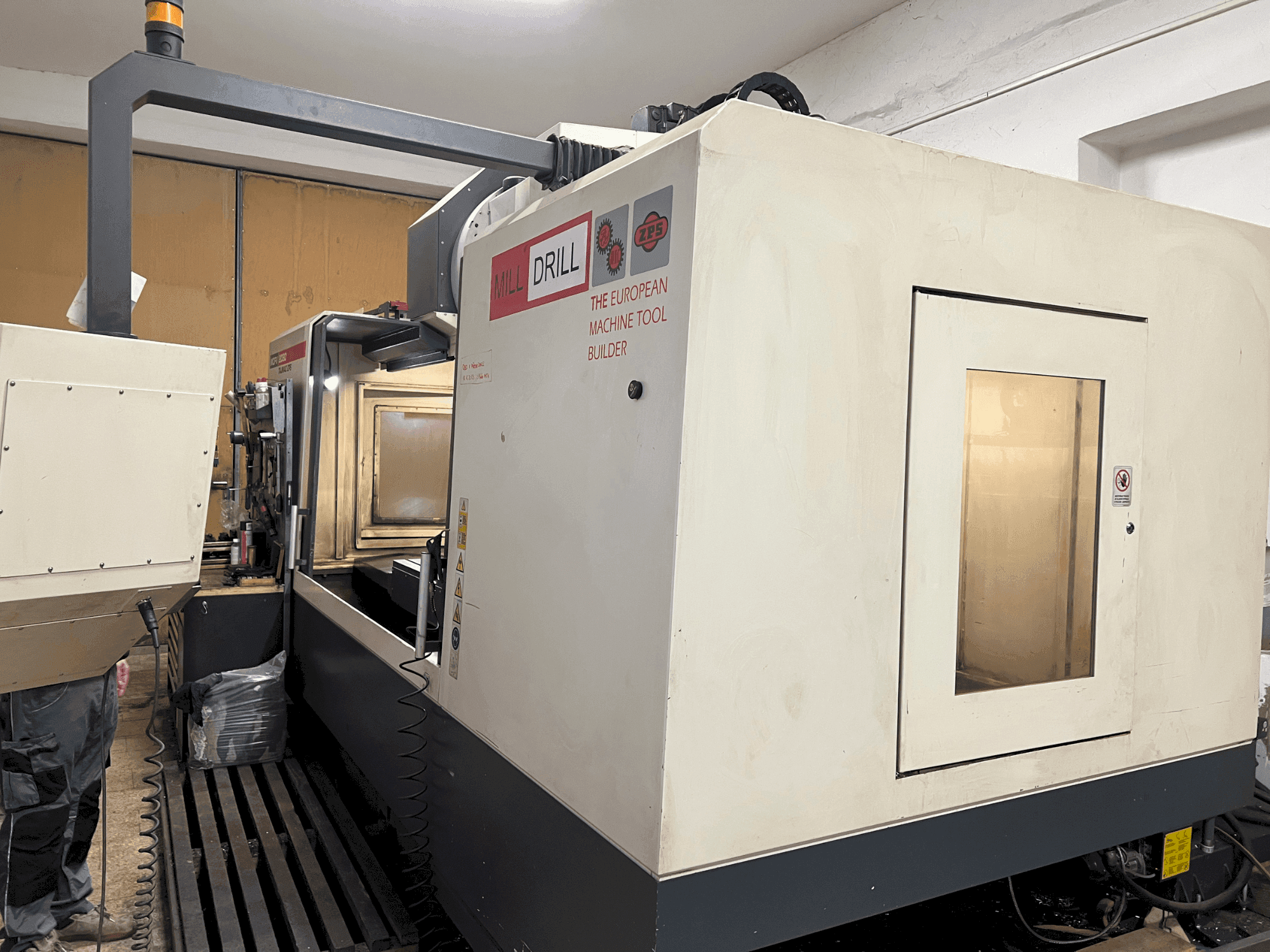 Prikaz  stroja TAJMAC-ZPS MCFV 2080  sprijeda