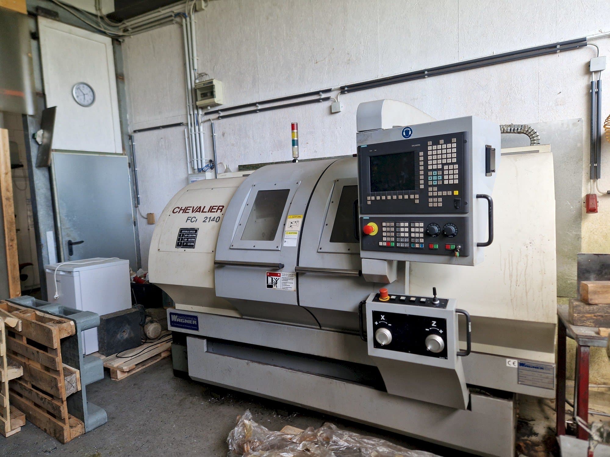 Prikaz stroja Chevalier FCL 2140 S sprijeda