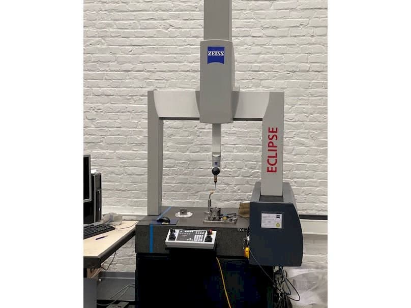 Prikaz  stroja ZEISS Eclipse  sprijeda