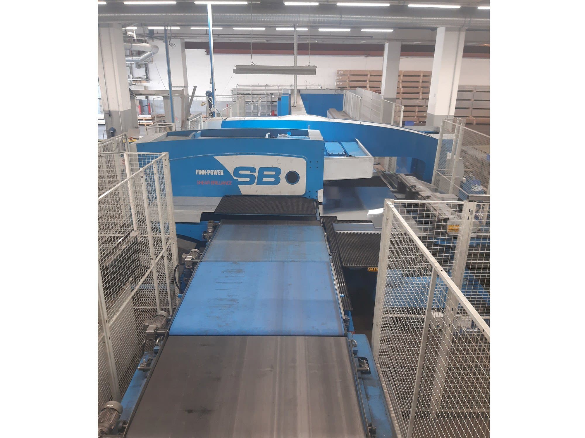 Prikaz stroja Prima Power SB8 sprijeda