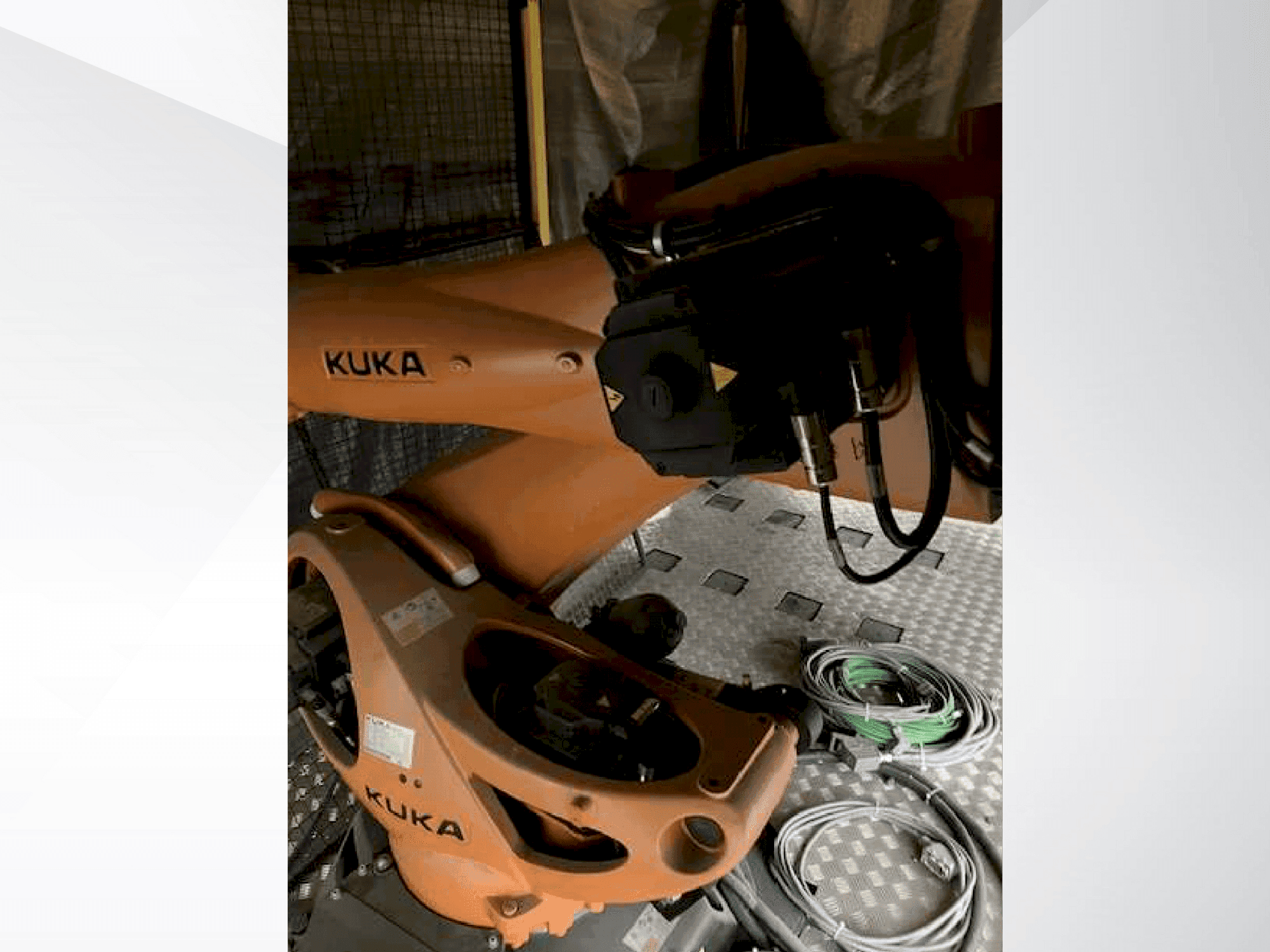 Prikaz  stroja KUKA KR 210 R2700 extra (2018)  sprijeda