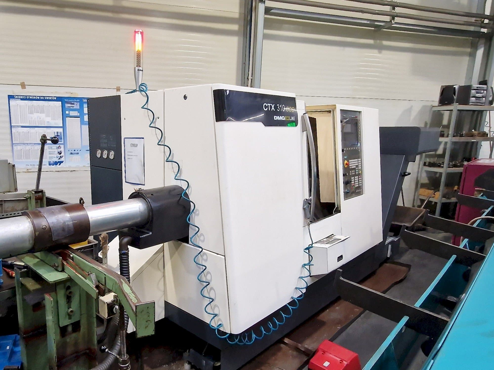 Prikaz lijeve strane stroja DMG CTX 310 ecoline