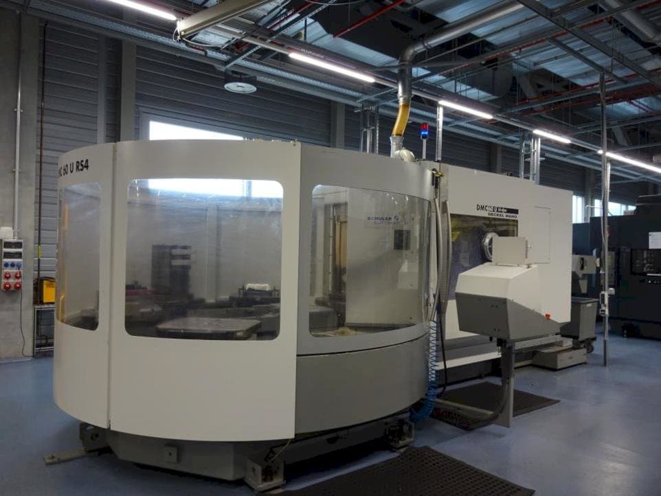 Prikaz stroja DECKEL MAHO DMC 60 U RS4 sprijeda