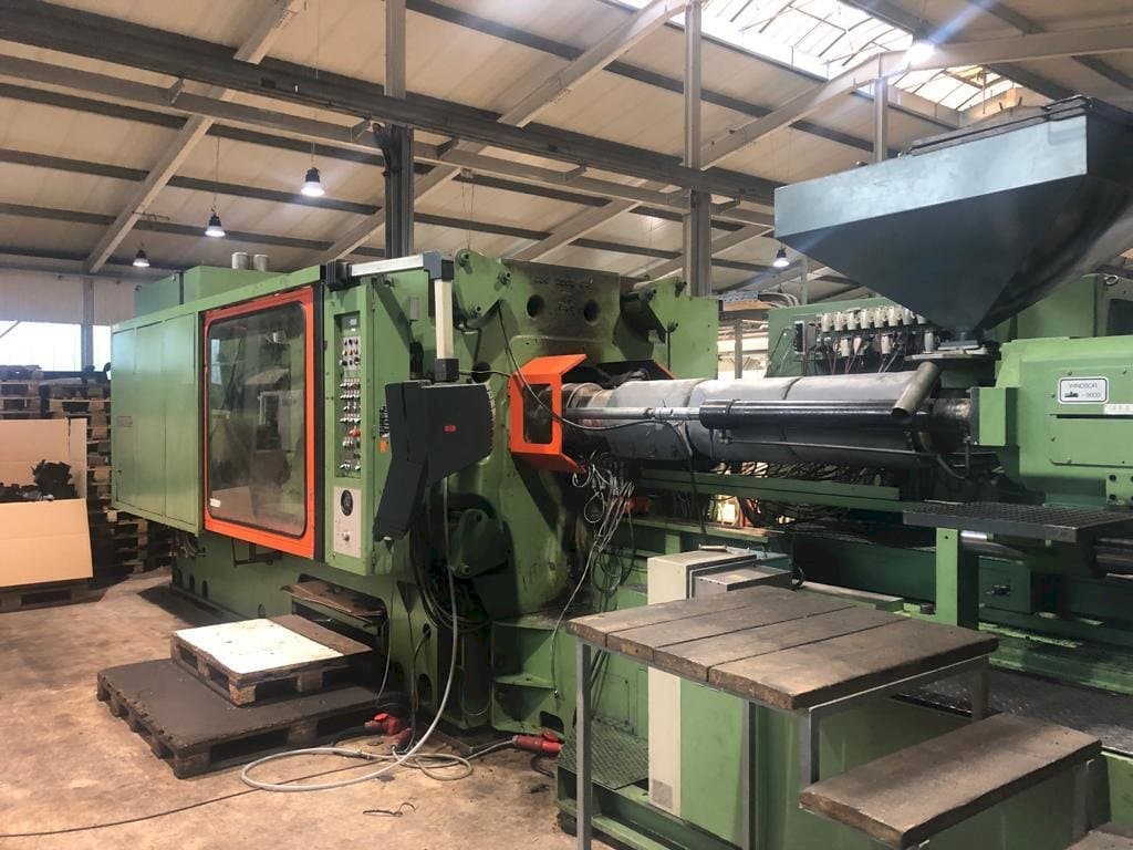 Prikaz lijeve strane stroja Windsor W1000