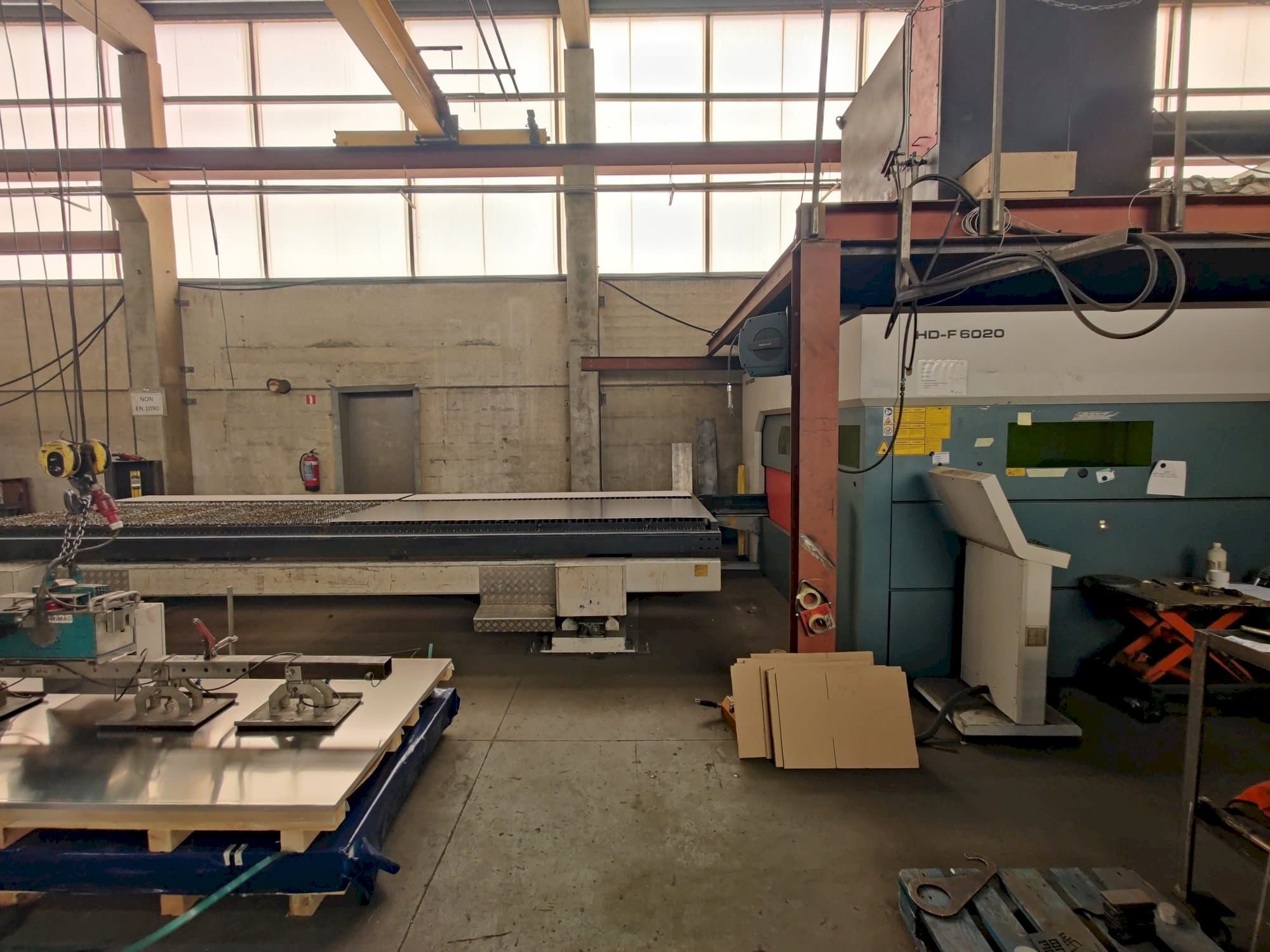 Prikaz stroja Durma HD-F 6020 III sprijeda