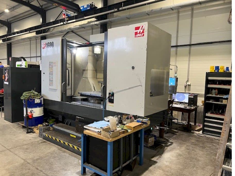 Prikaz stroja HAAS EC-1600 sprijeda
