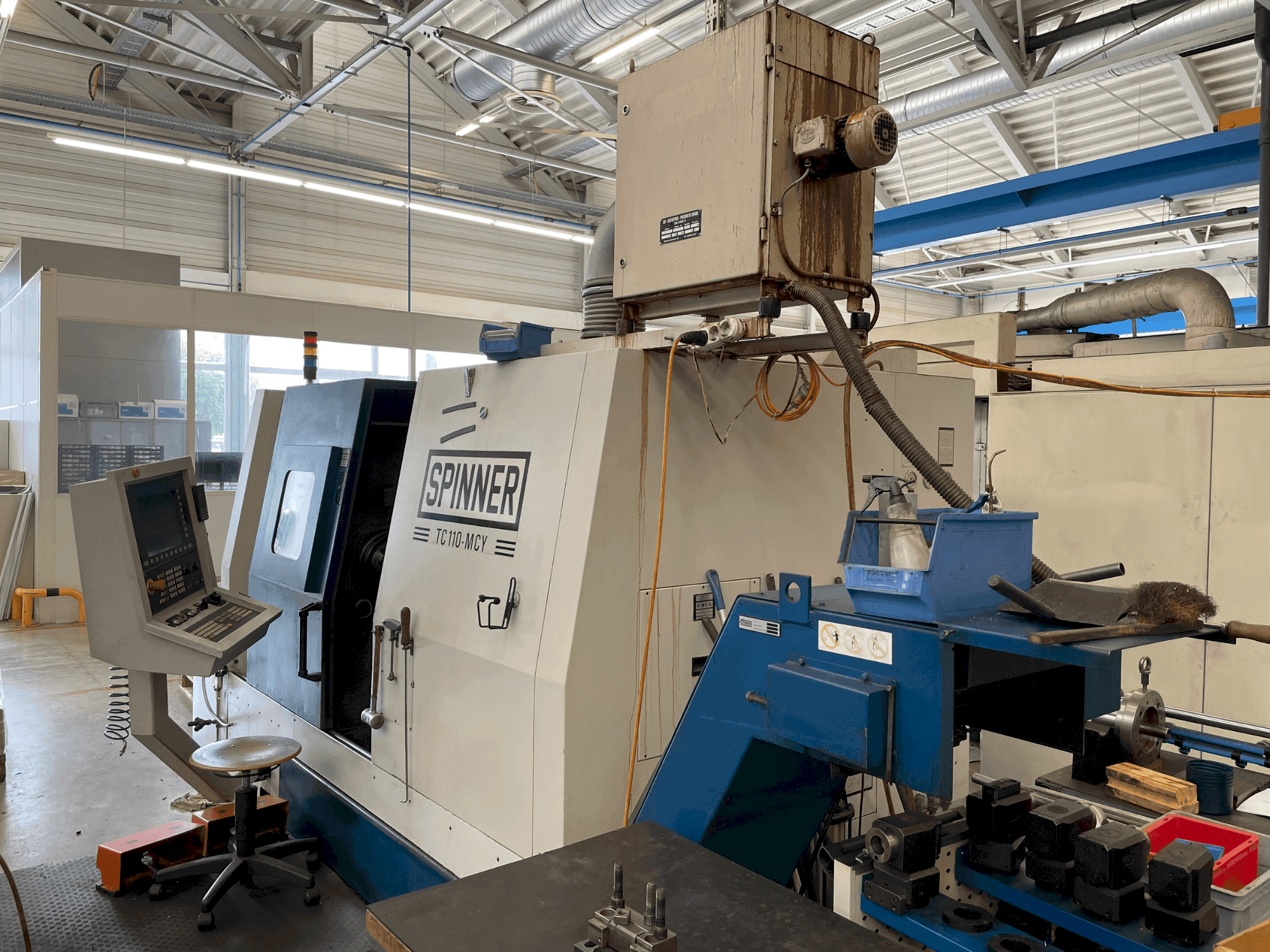 Prikaz  stroja SPINNER TC 110  sprijeda