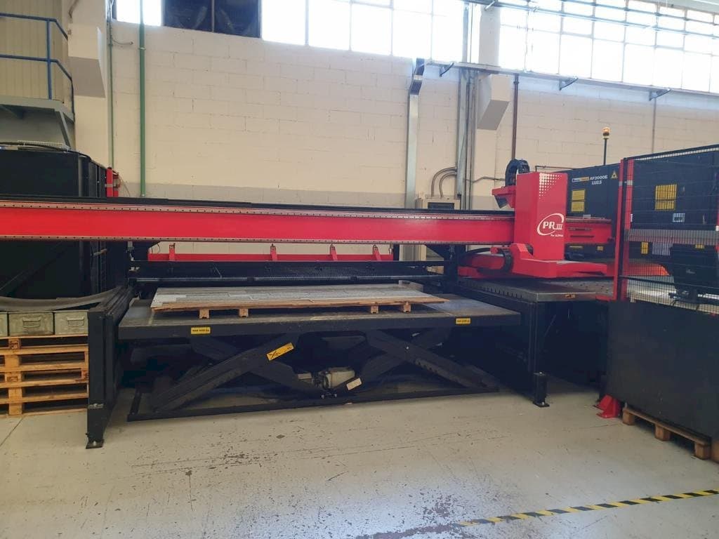 Prikaz stroja AMADA LC 2415 ALFA IV sprijeda
