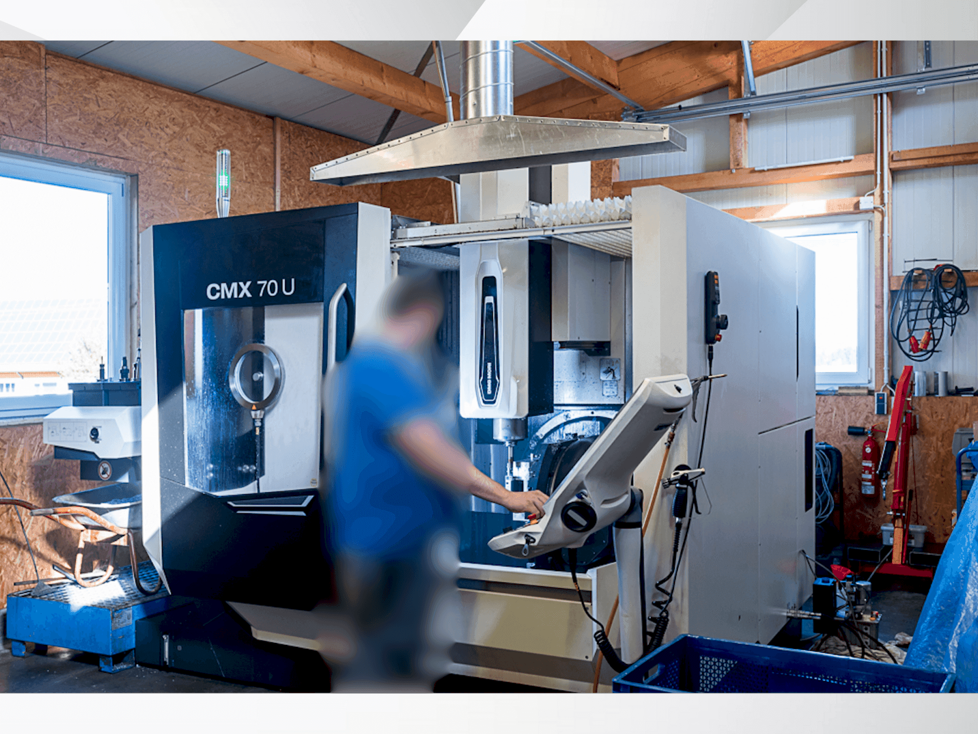 Prikaz stroja DMG MORI CMX 70 U sprijeda