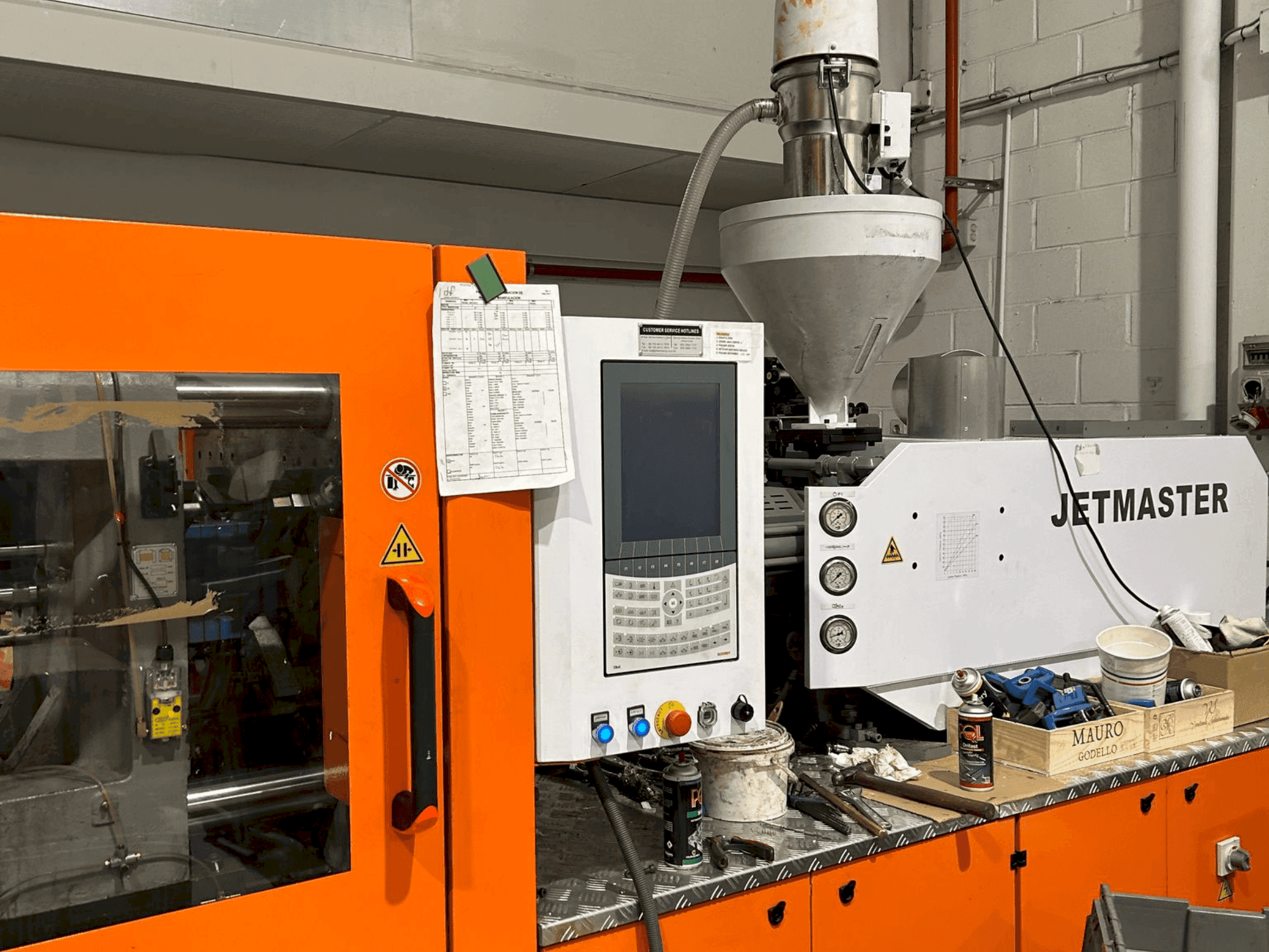 Prikaz stroja CHEN HSONG JM200-MK6e sprijeda