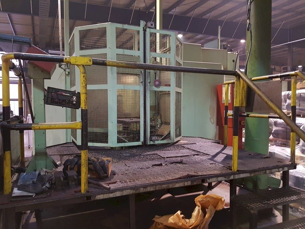 Prikaz  stroja HELLER BEA3  sprijeda