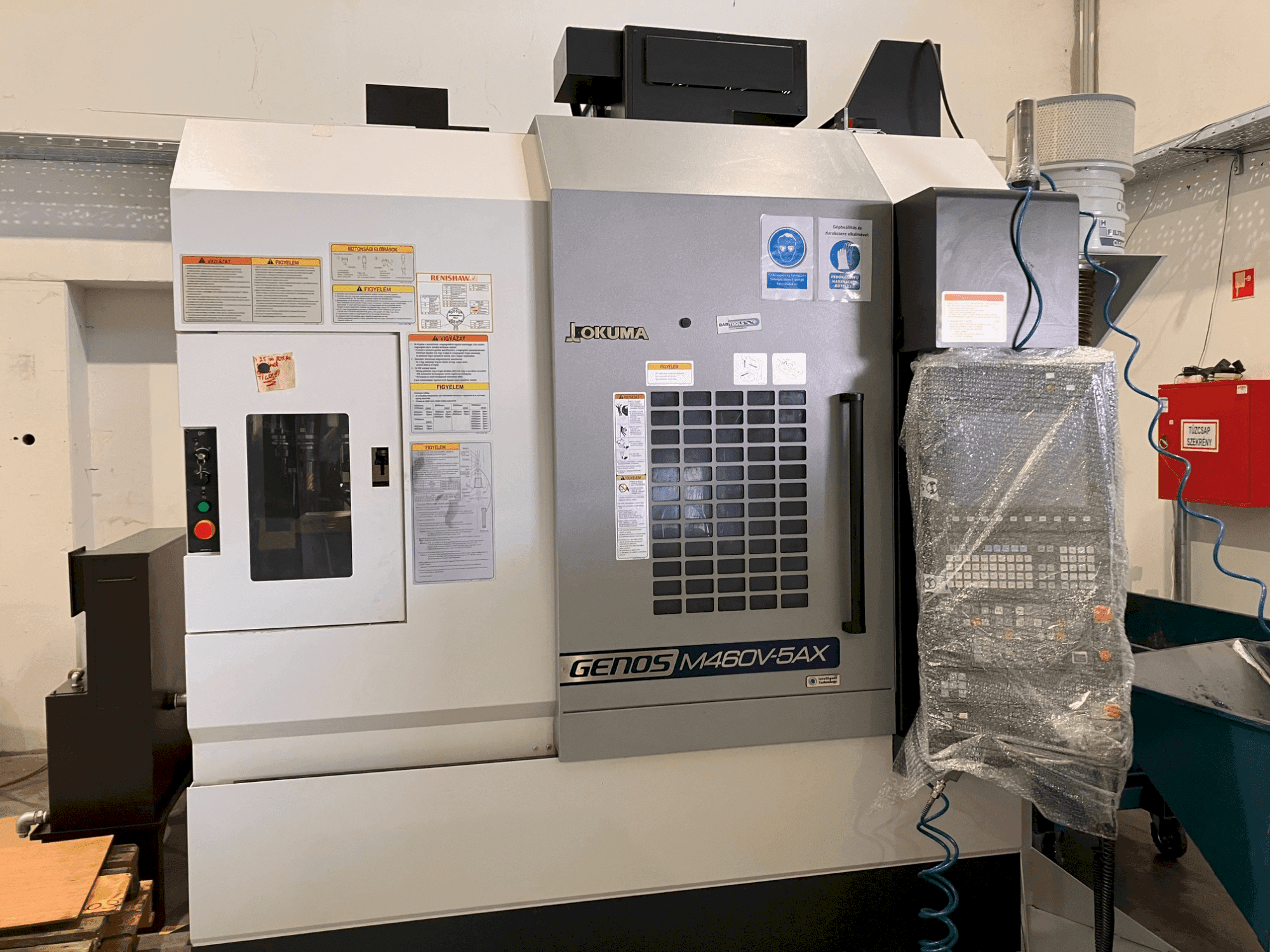 Prikaz stroja Okuma GENOS M460V-5AX sprijeda