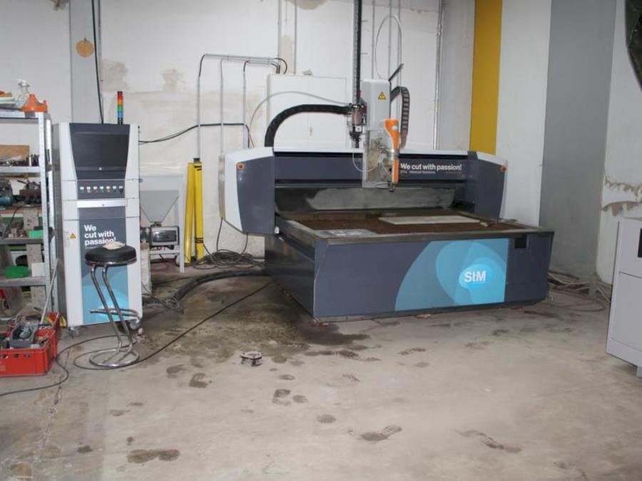 Prikaz stroja STM PremiumCut 3D 68 sprijeda