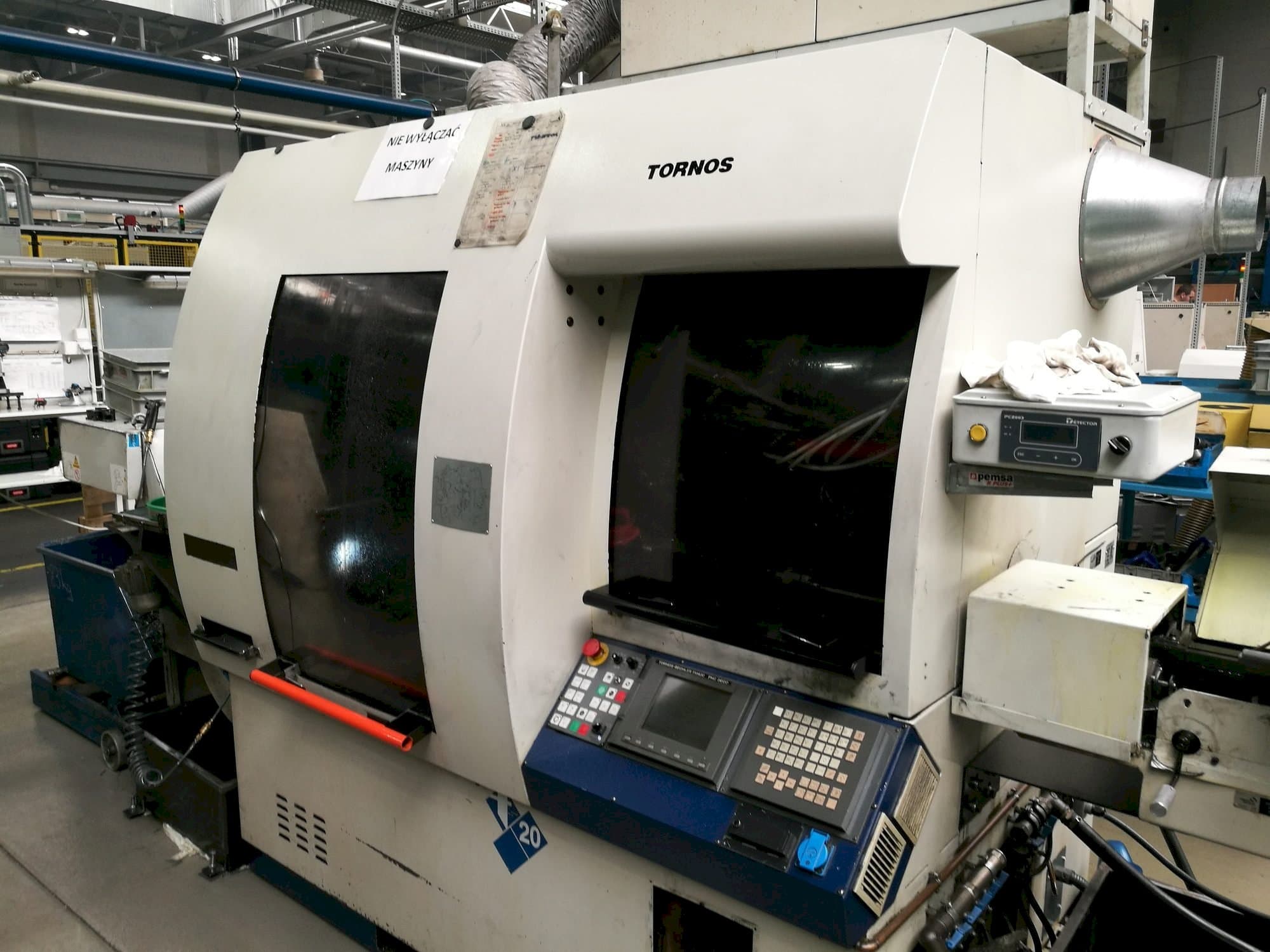 Prikaz  stroja Tornos Deco-2000/20  sprijeda