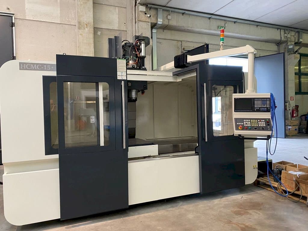 Prikaz stroja Hartford HCMC-15 sprijeda