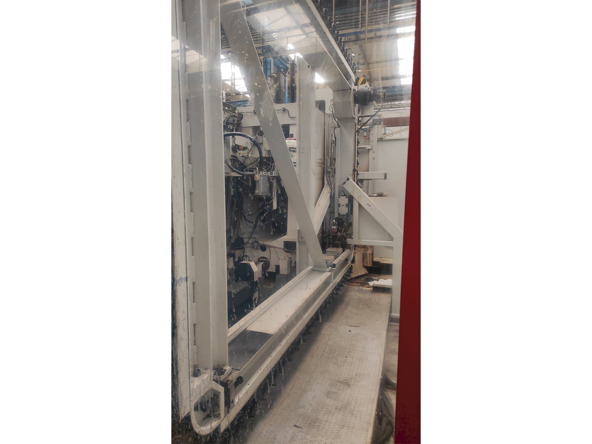 Prikaz stroja Starrag Heckert CWK 500 sprijeda