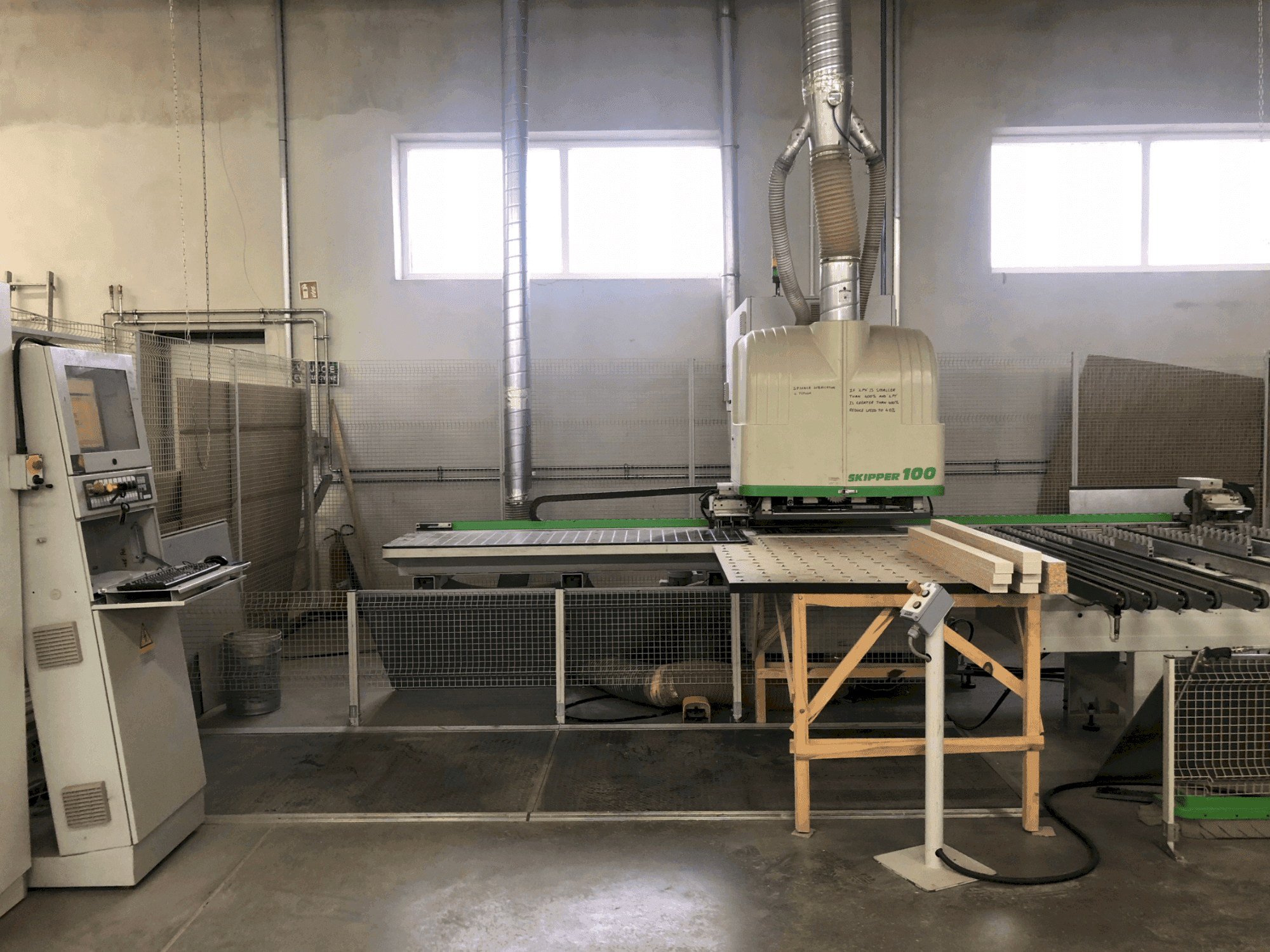 Prikaz  stroja BIESSE SKIPPER 100  sprijeda