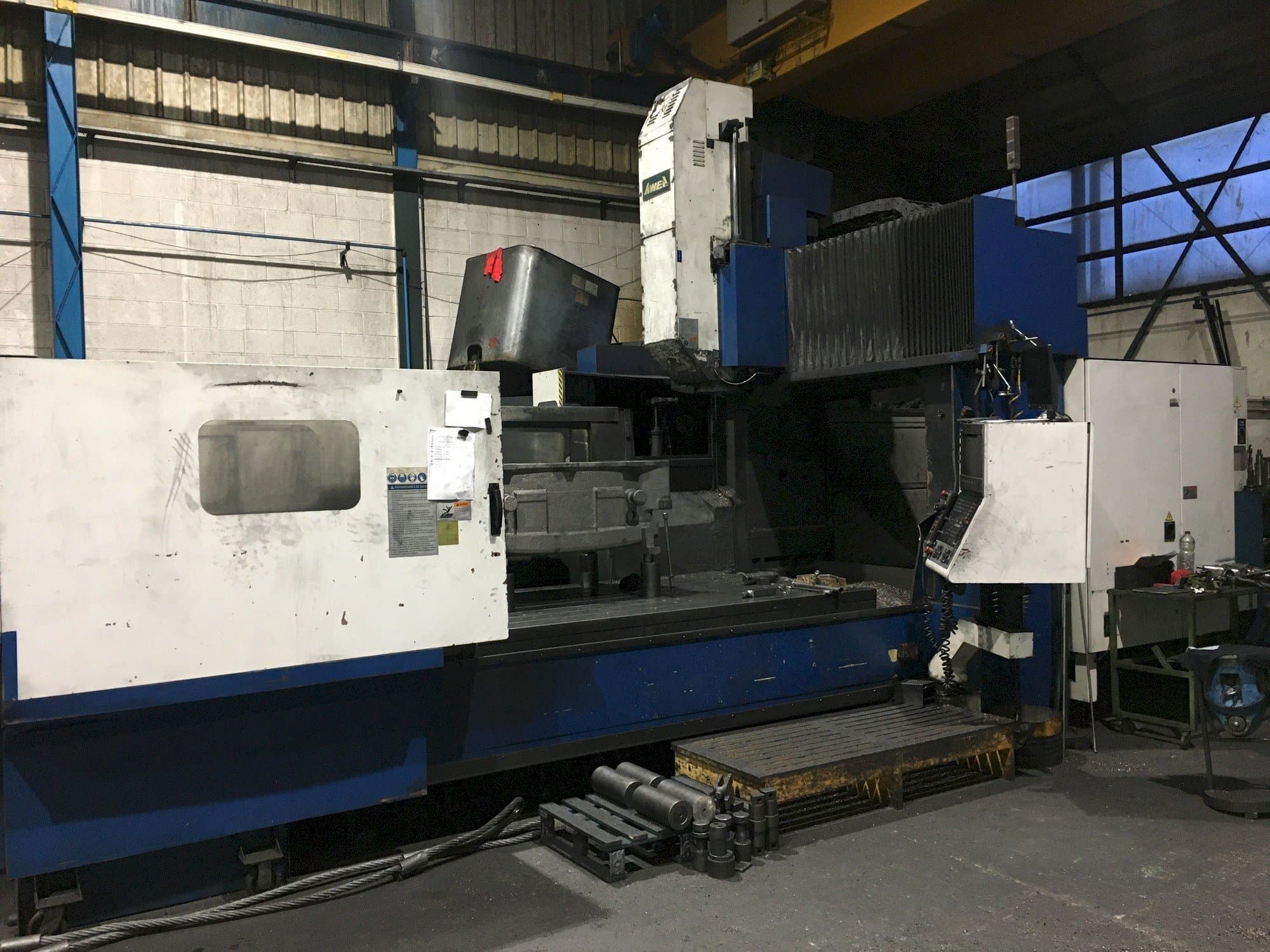 Prikaz stroja AWEA SP 3016 sprijeda