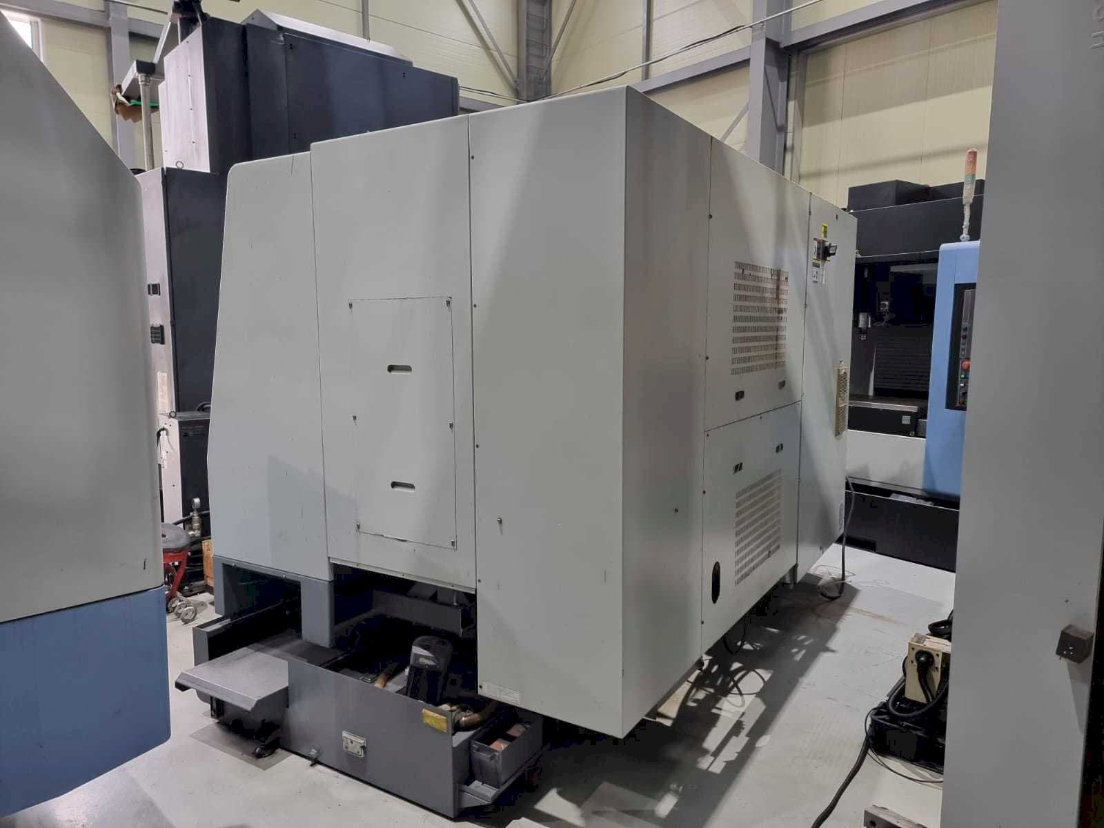 Prikaz stroja Hyundai Kia SKT250Y sprijeda