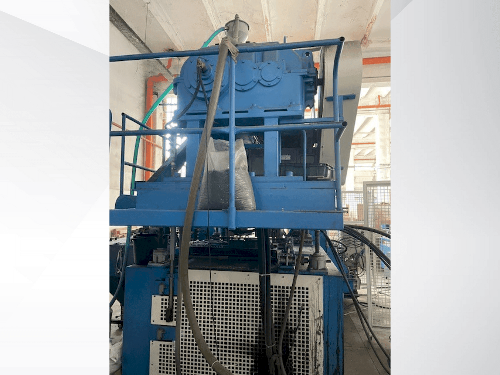 Prikaz  stroja KAUTEX KEB 120  sprijeda