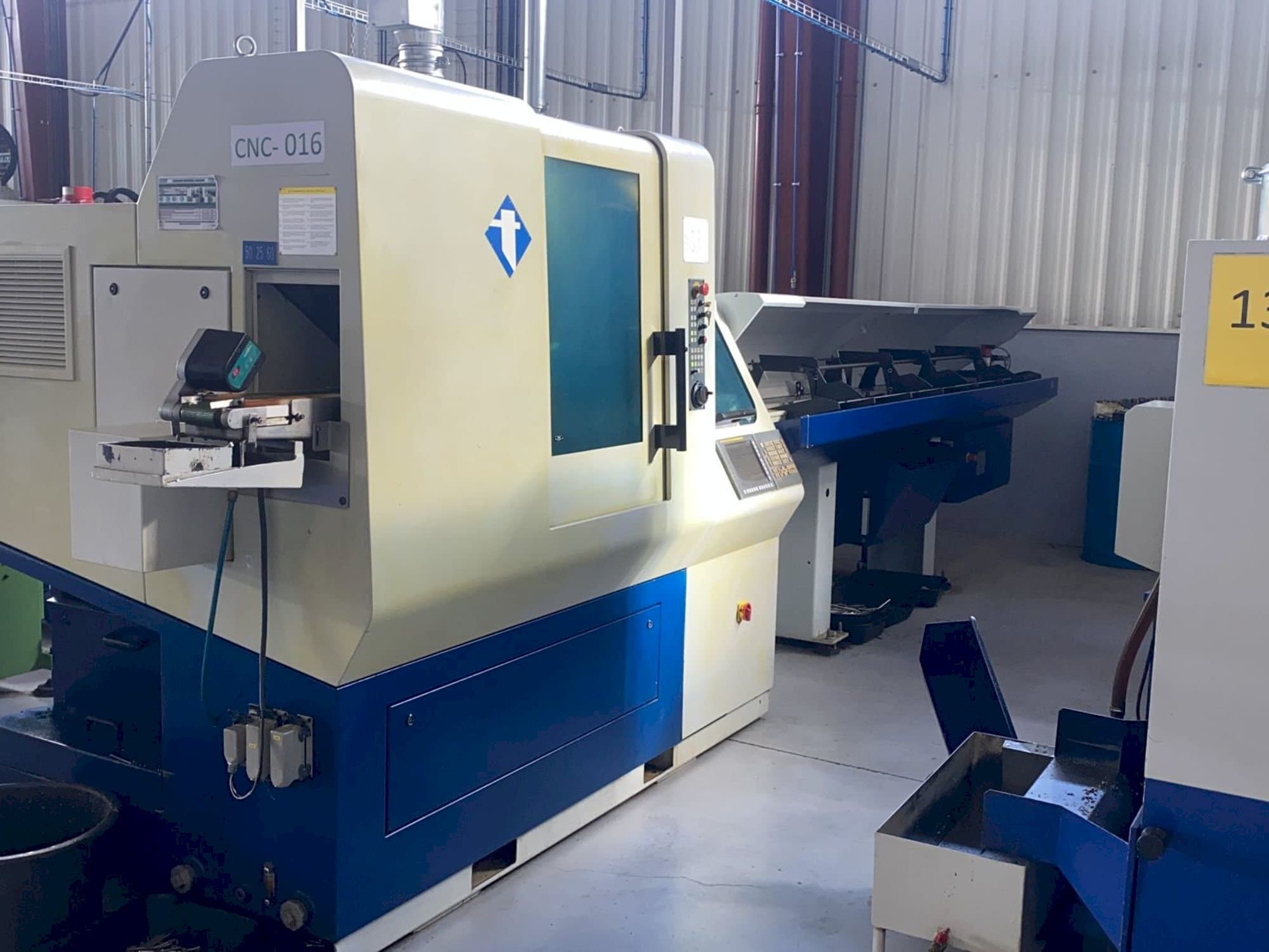 Prikaz stroja Tornos DECO 20S sprijeda