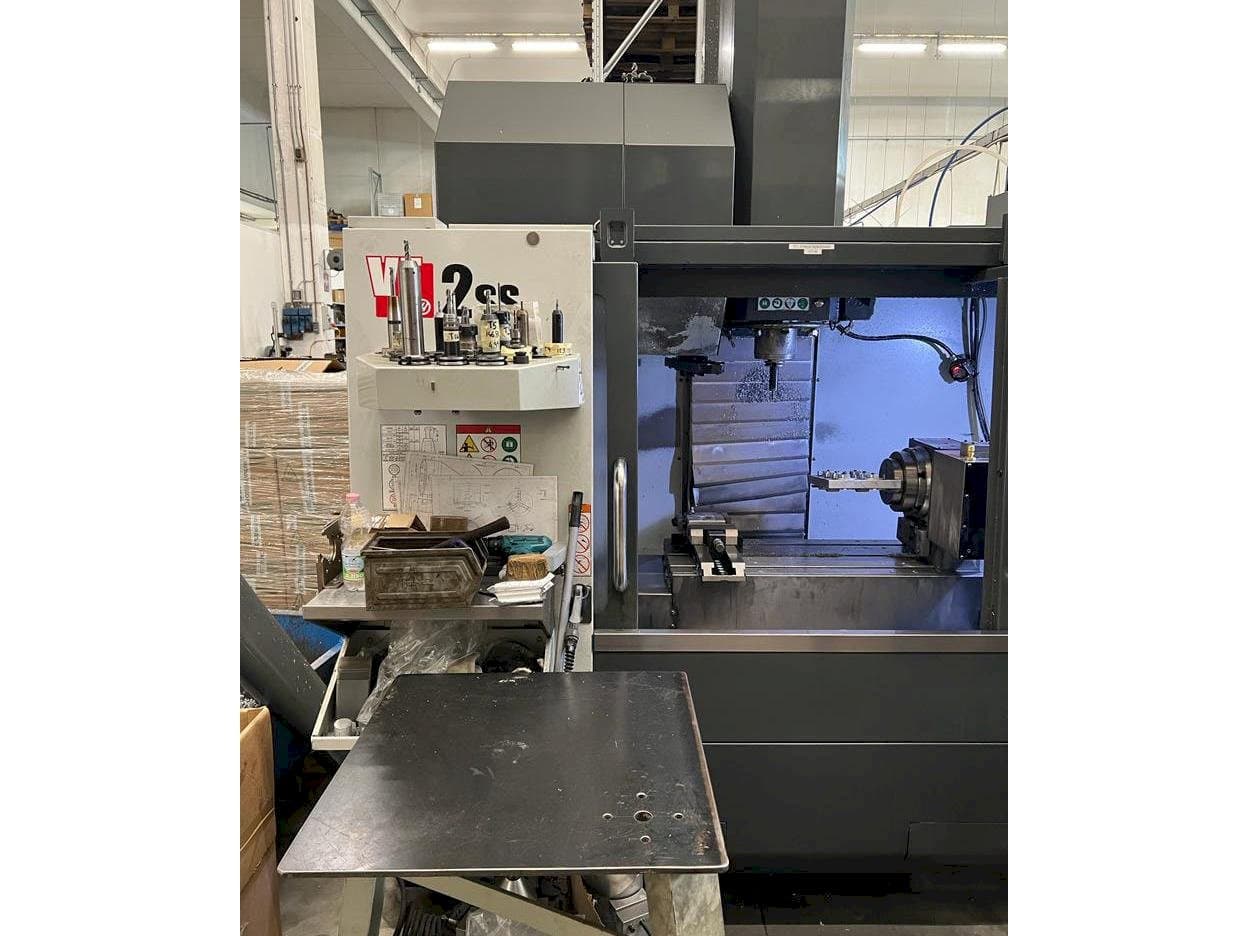 Prikaz stroja HAAS VF-2SS sprijeda