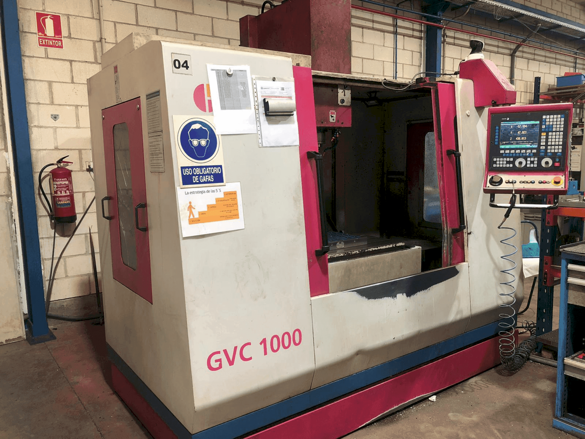 Prikaz  stroja LAGUN KONDIA GVC 1000  sprijeda