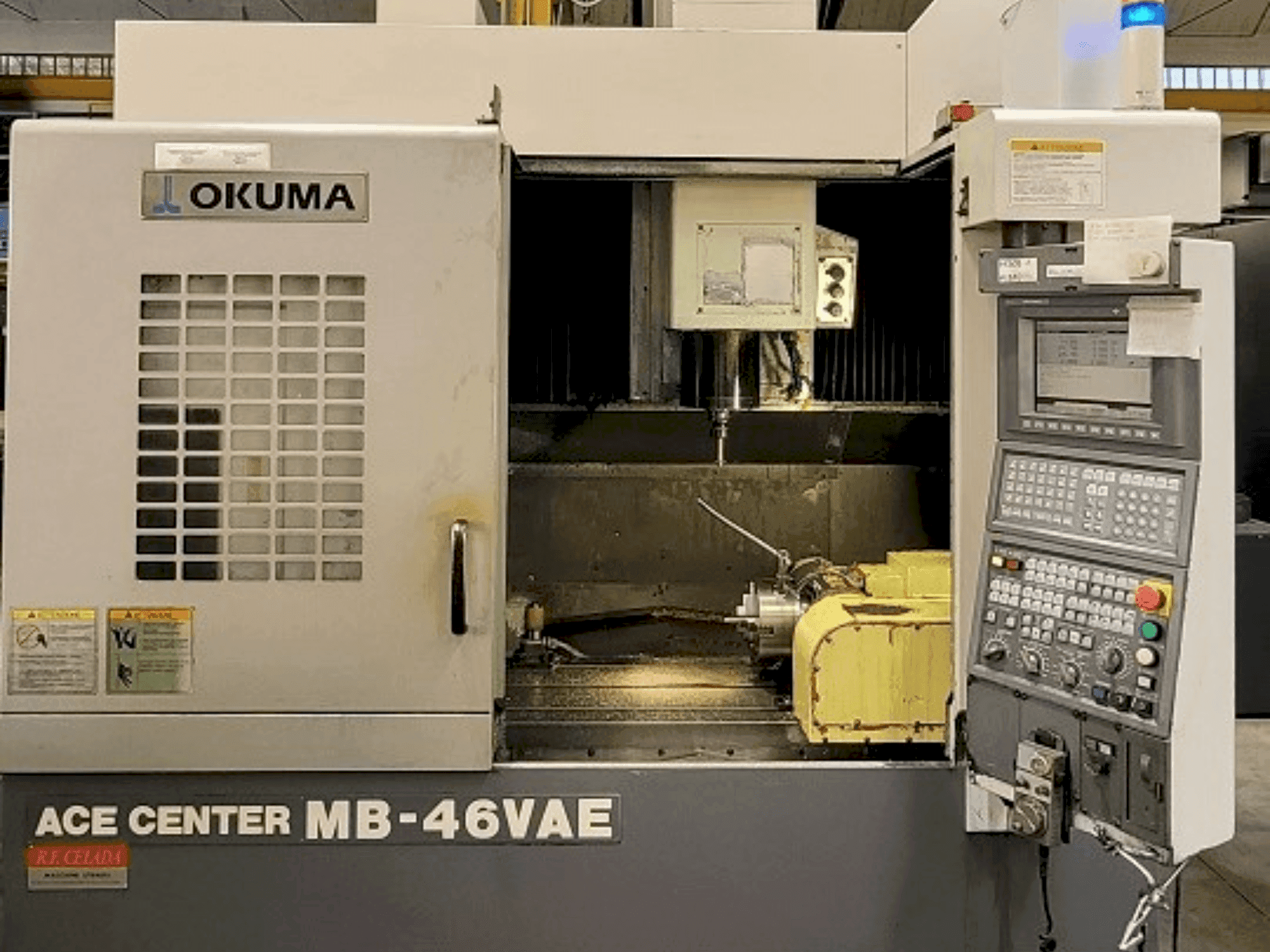 Prikaz  stroja Okuma MB-46VAE  sprijeda