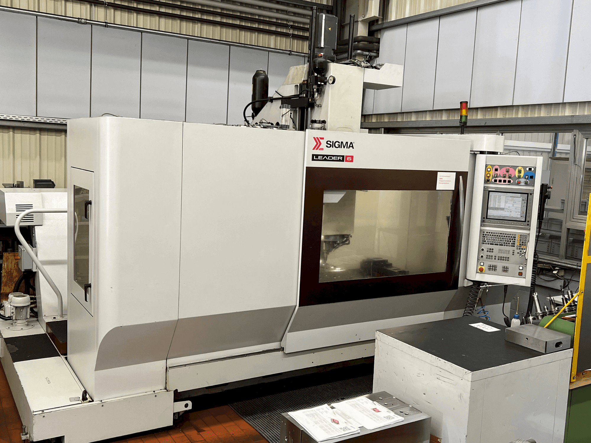 Prikaz  stroja Sigma Leader 6  sprijeda