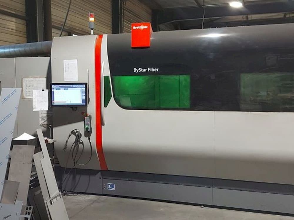 Prikaz stroja Bystronic Bystar fiber sprijeda