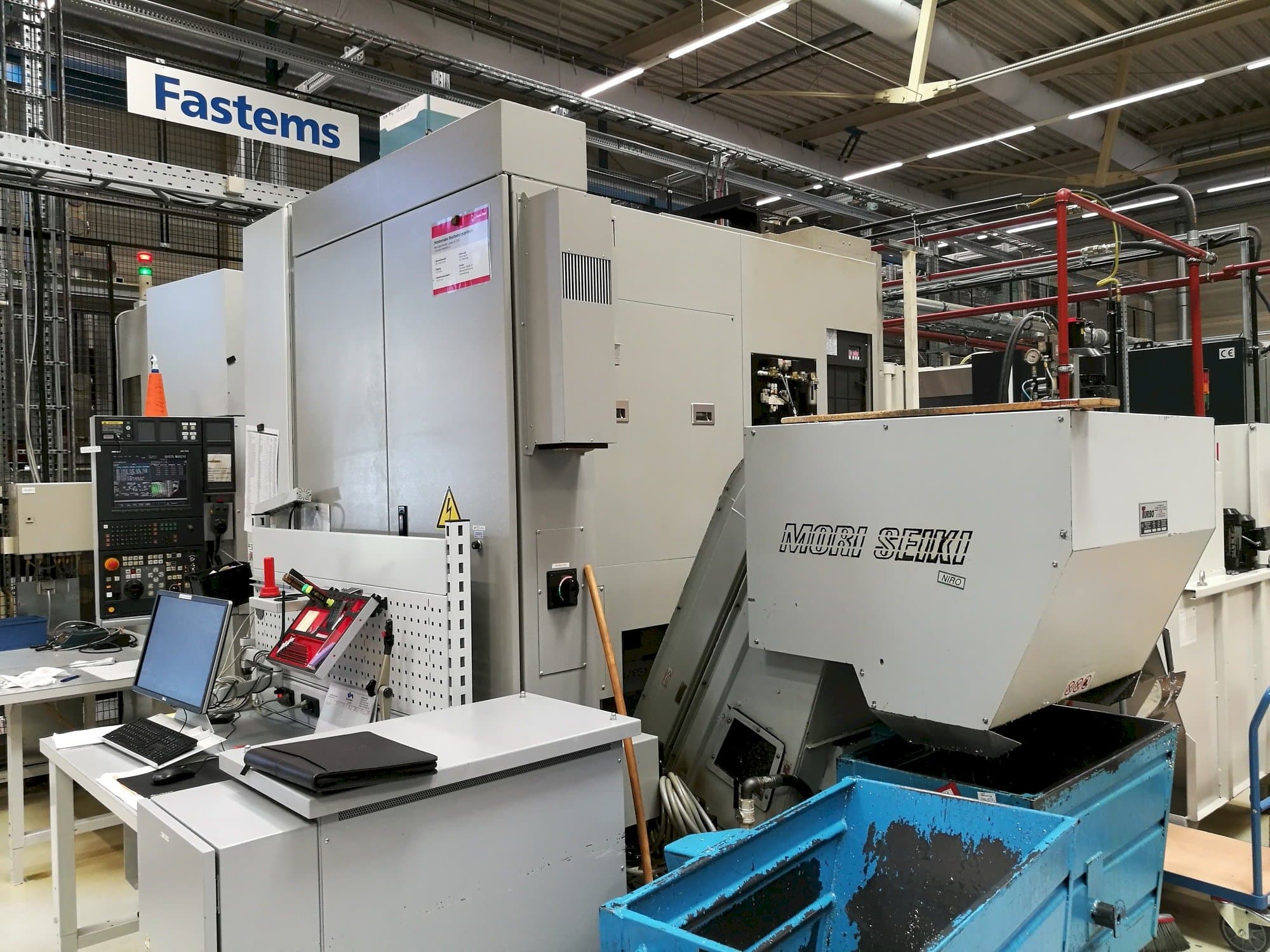 Prikaz  stroja MORI SEIKI NH 5000  sprijeda