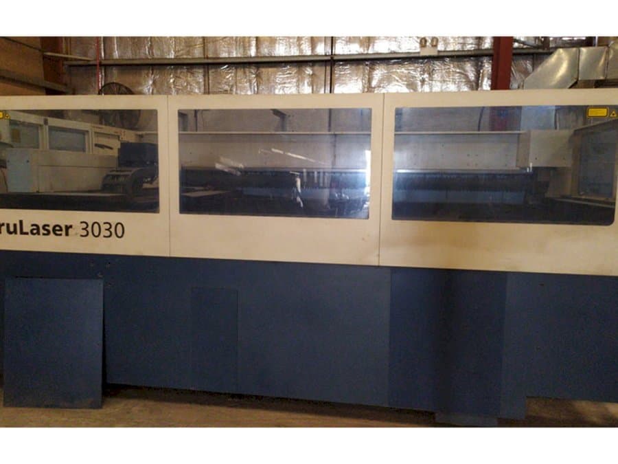 Prikaz stroja Trumpf TruLaser 3030 sprijeda
