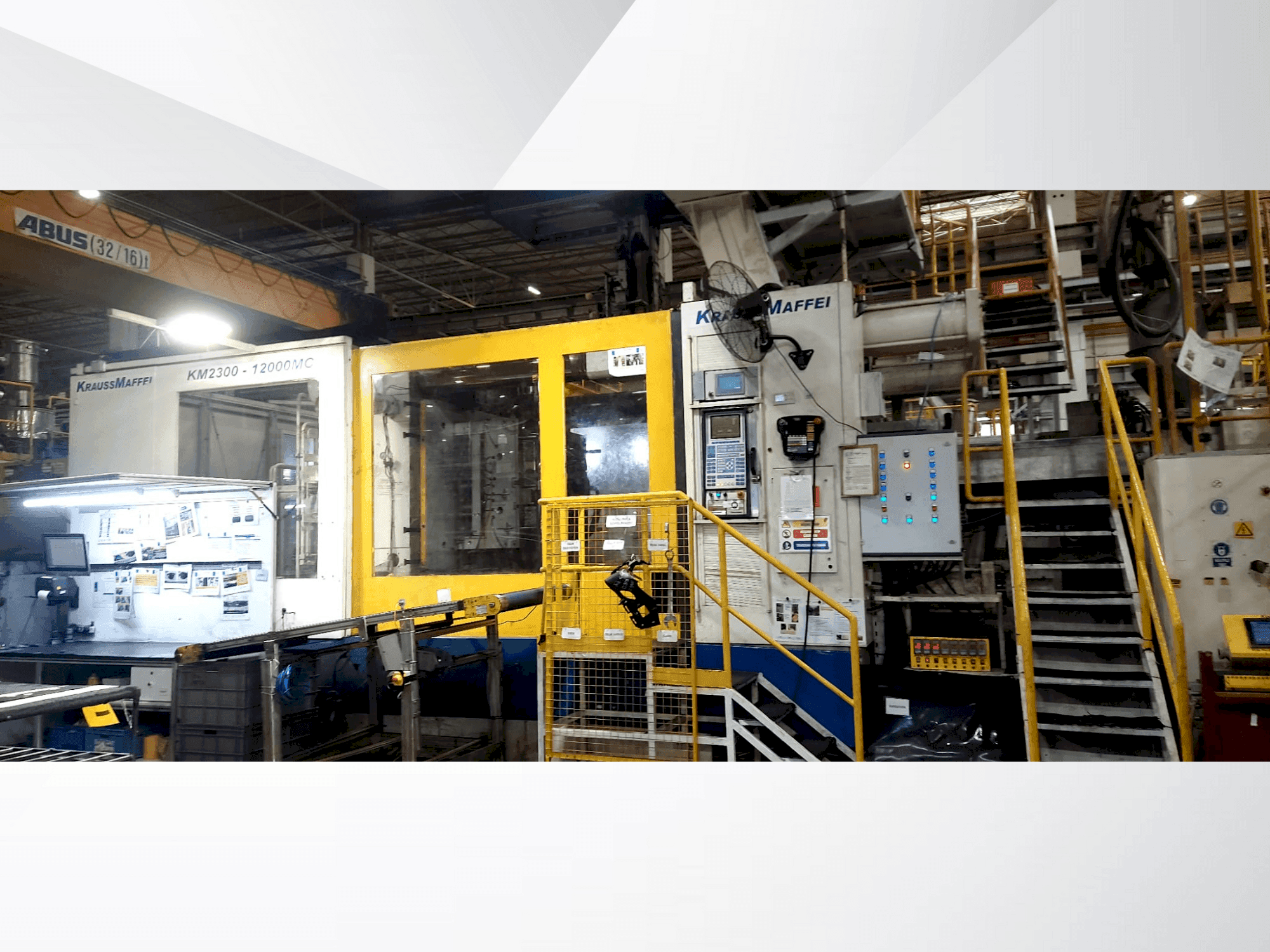 Prikaz  stroja Krauss Maffei 2300-12000 MC  sprijeda