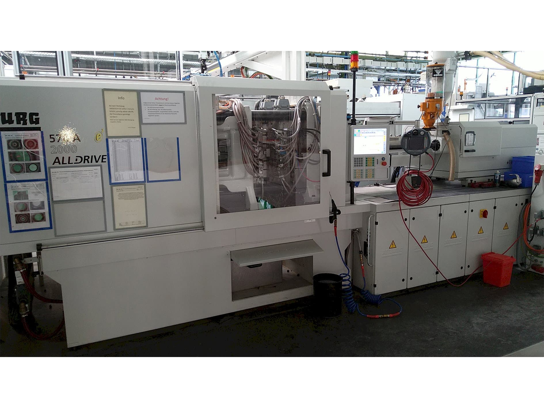 Prikaz stroja Arburg Allrounder 570 A 2000-800 ALLDRIVE sprijeda