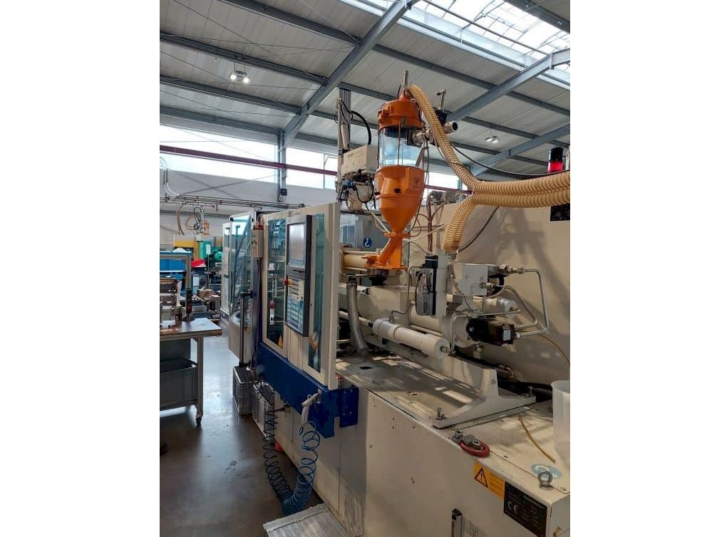 Prikaz  stroja Krauss Maffei 80-180 CX  sprijeda