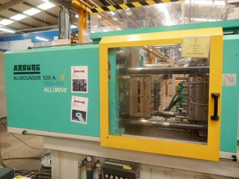 Prikaz stroja Arburg Allrounder 520 A 1500-400 sprijeda