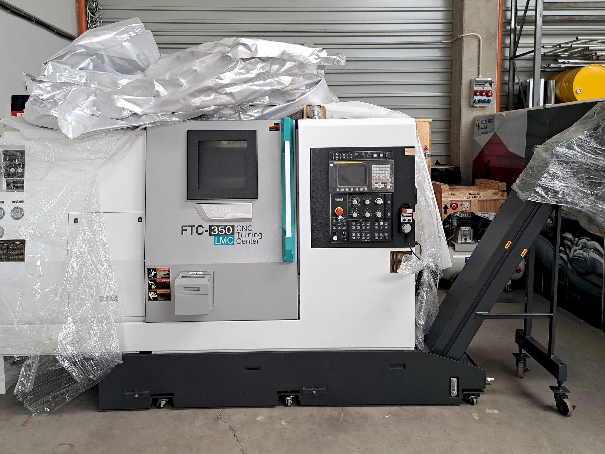 Prikaz stroja Feeler FTC 350 LMC sprijeda
