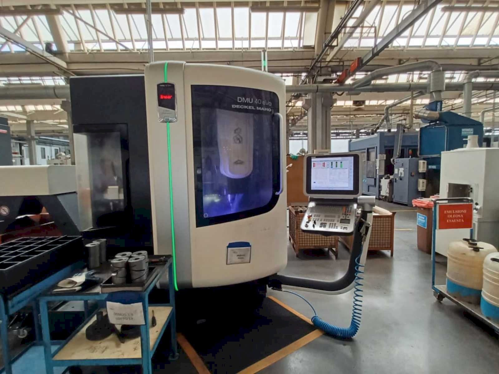 Prikaz stroja DMG DMU 40 evo sprijeda