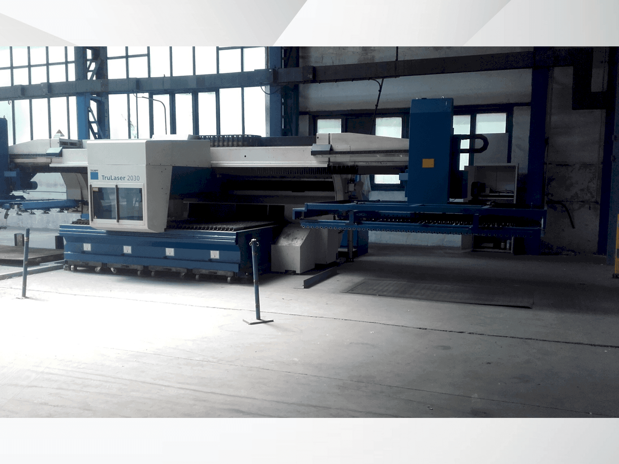 Prikaz stroja TRUMPF TruLaser 2030 sprijeda