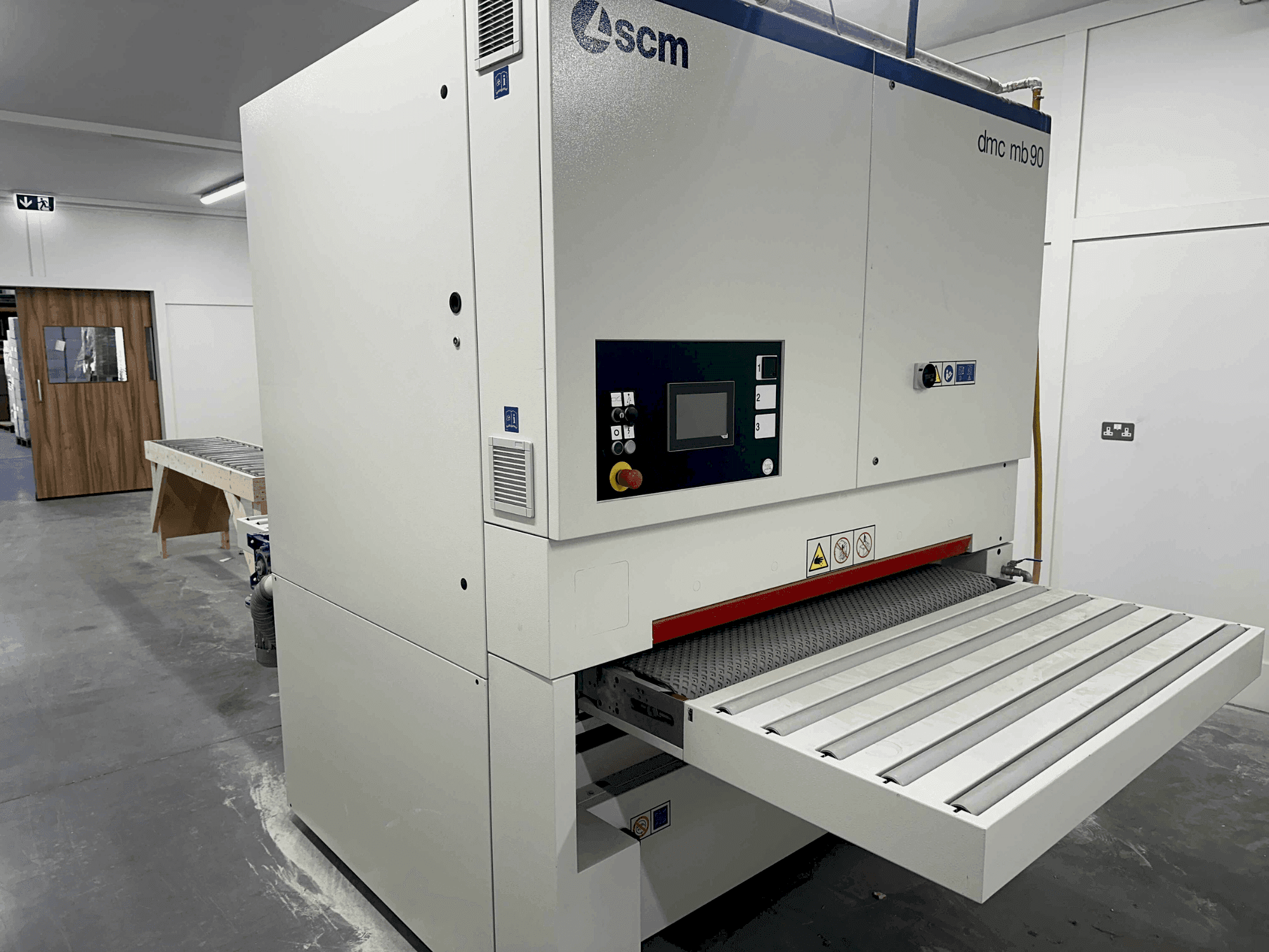 Prikaz stroja SCM DMC MB90 DBB135 sprijeda