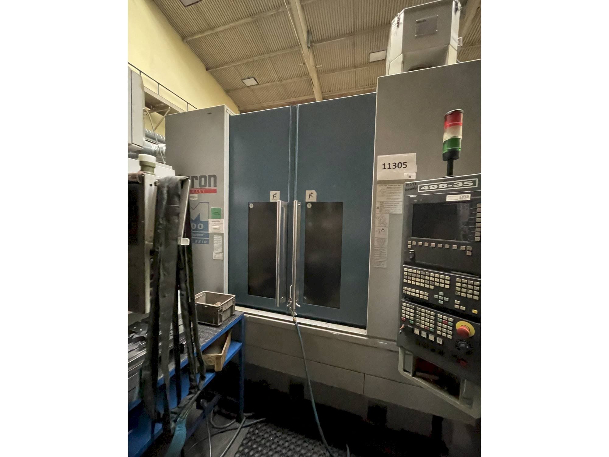 Prikaz  stroja CHIRON MILL FA 800  sprijeda