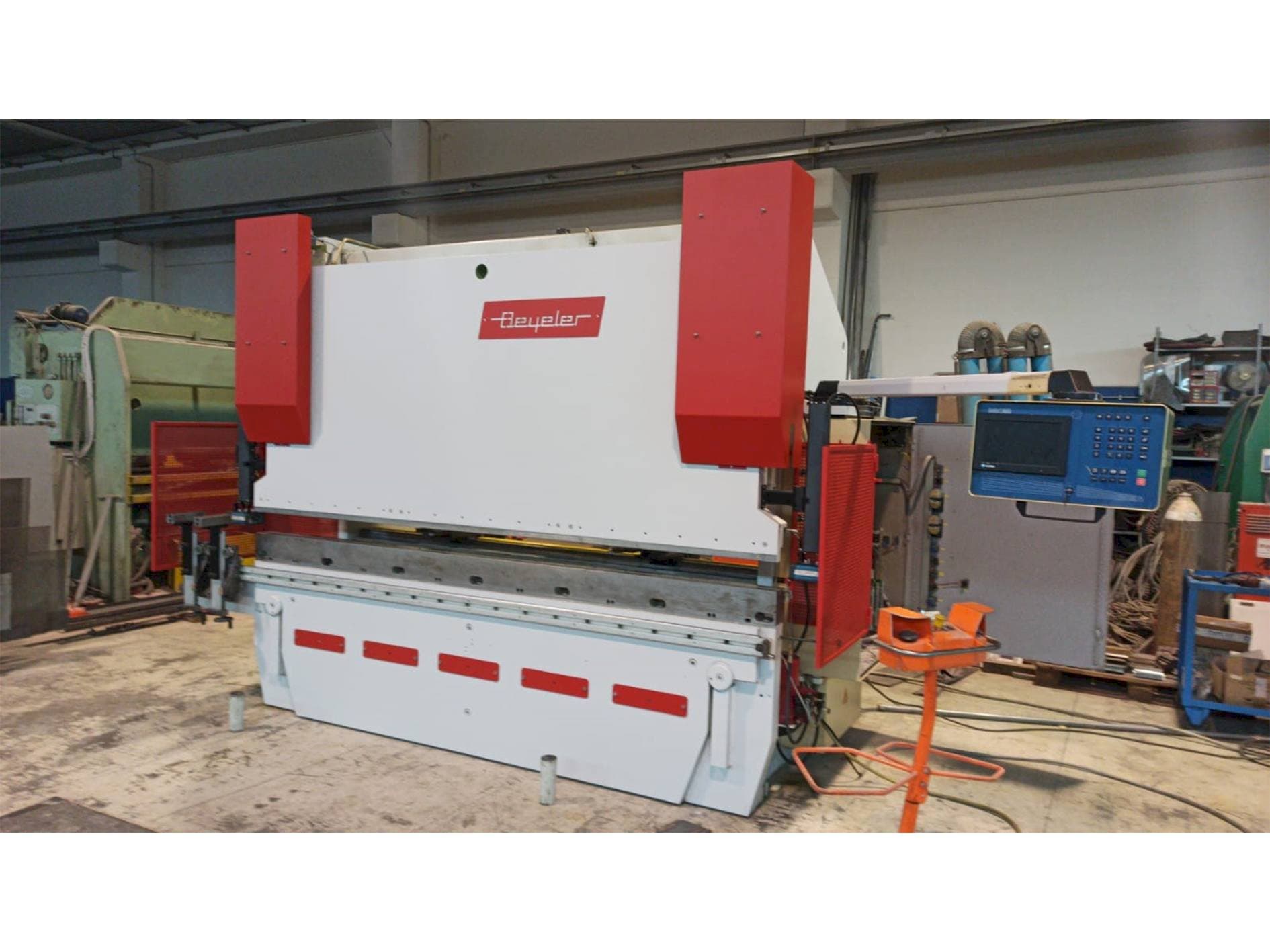 Prikaz stroja BEYELER PR8 sprijeda