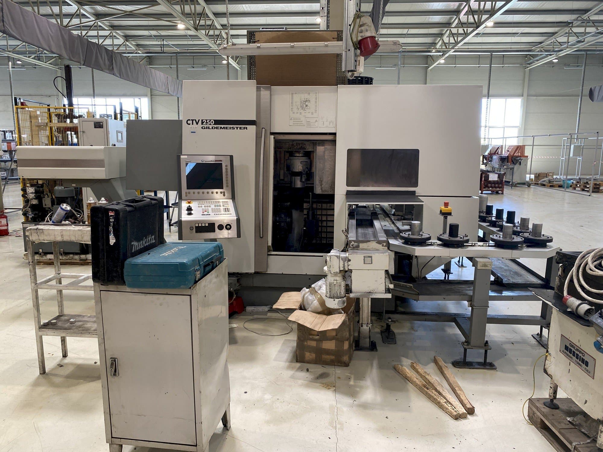 Prikaz stroja DMG GILDEMEISTER CTV 250 (V3) sprijeda